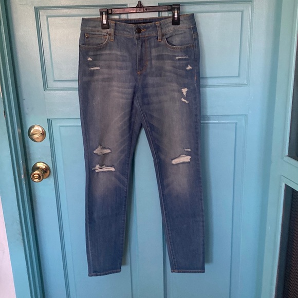 BLOWOUT SALE Joe’s jeans for women in size 26”. Washed denim - Picture 1 of 9